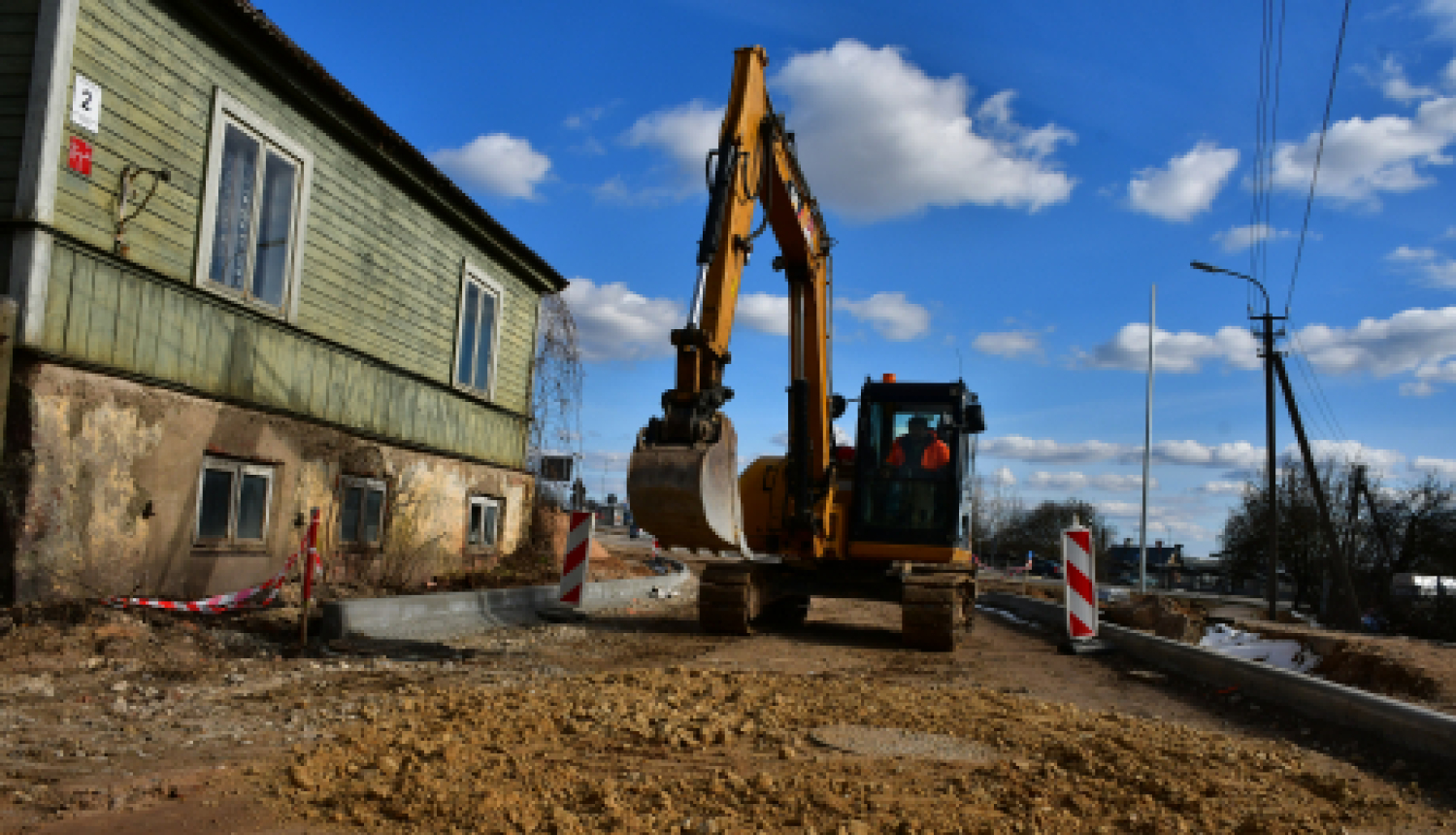 Atsākti pārbūves darbi Palejas ielā