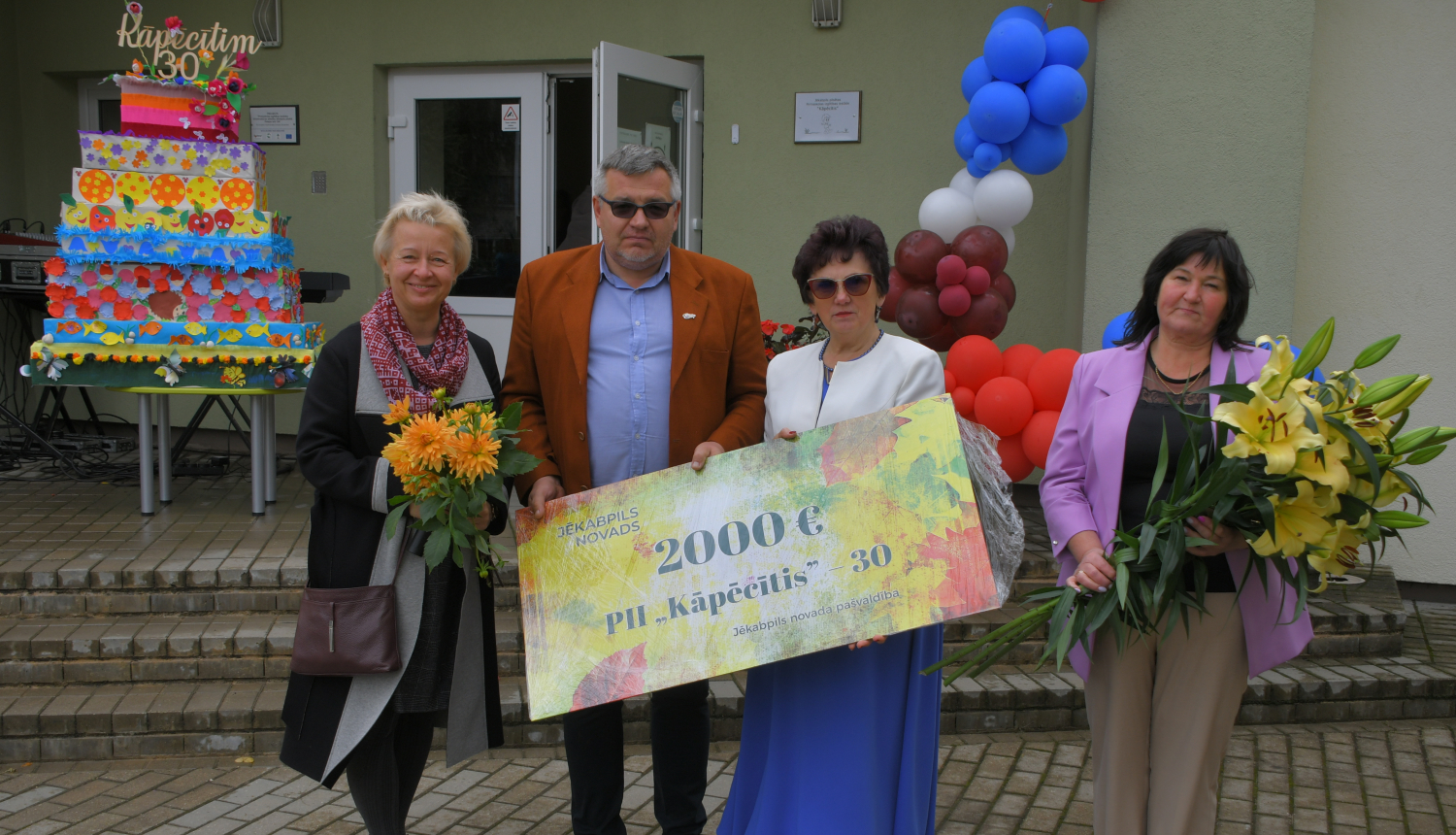 Domes vadība sveic PII "Kāpēcītis"