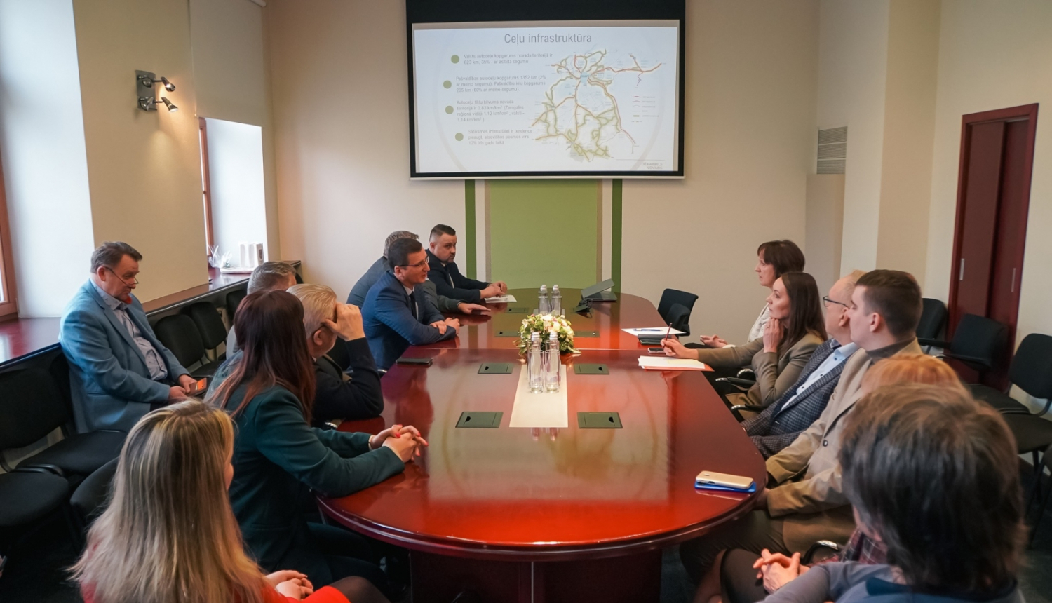 Ministre tiekas ar novada deputātiem