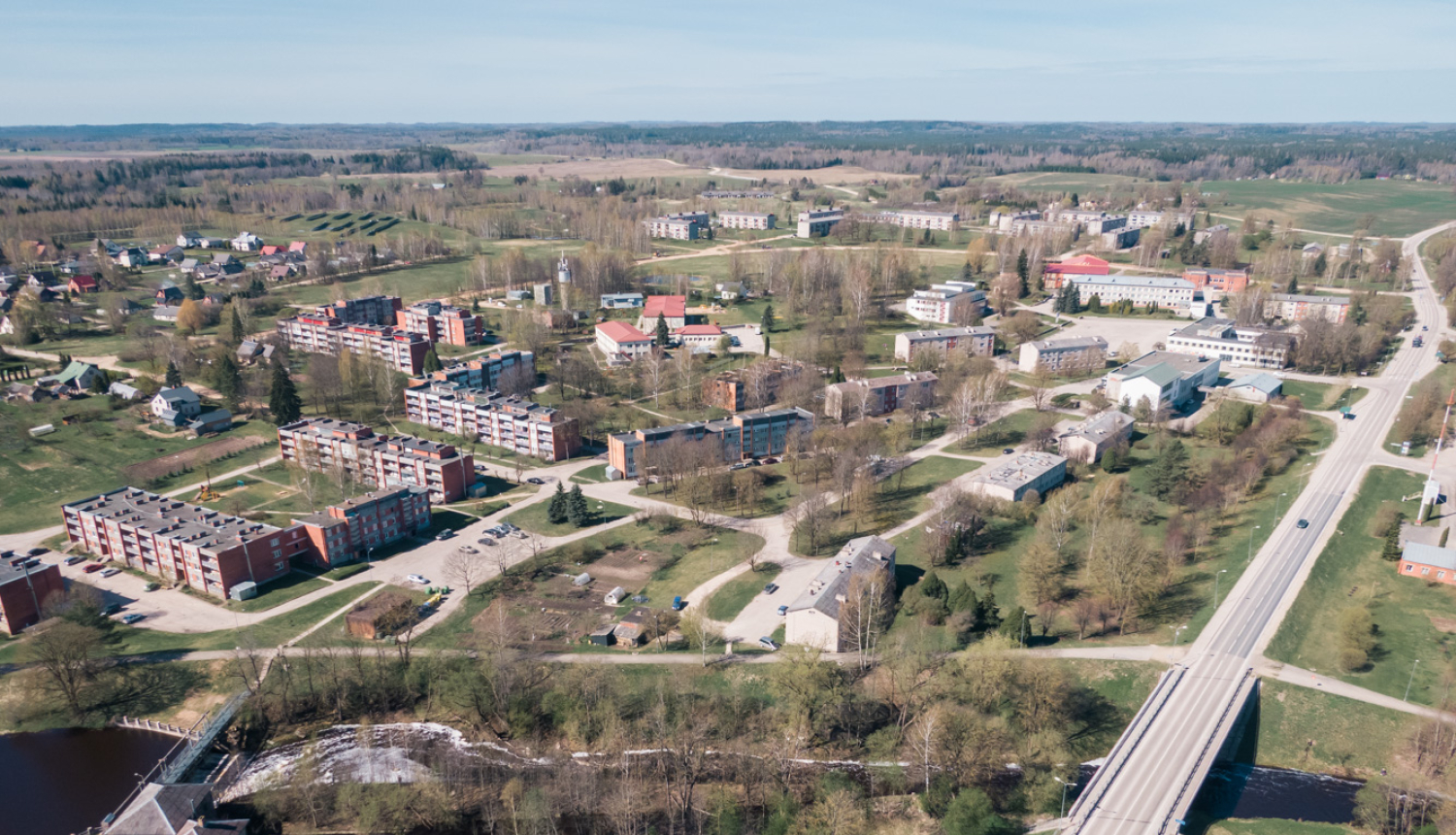 Salas ciems no augšas