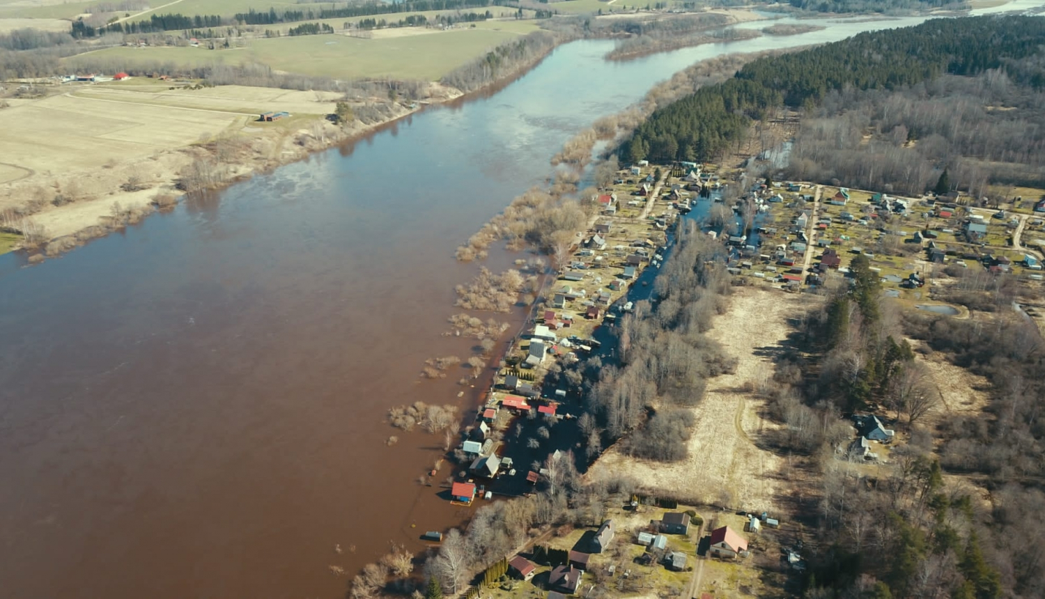 Ūdens līmenis turpina lēnām paaugstināties