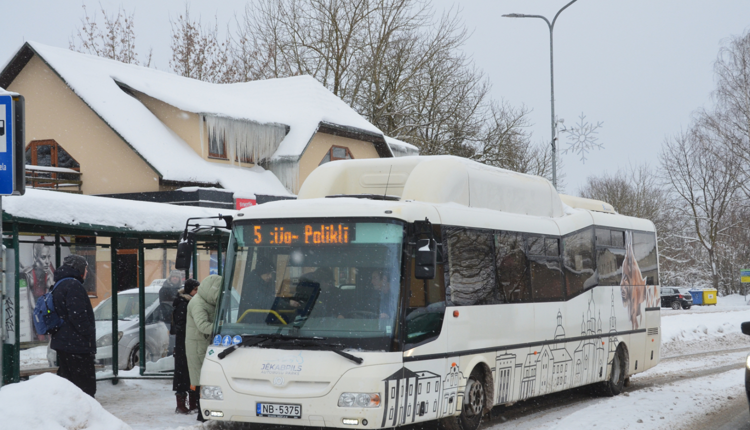 Autobuss ziemā Jēkabpilī