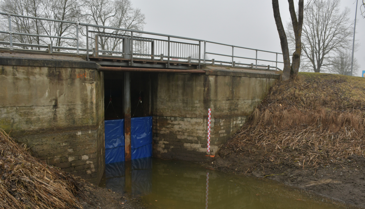 Krustpils pils dīķa slūžas