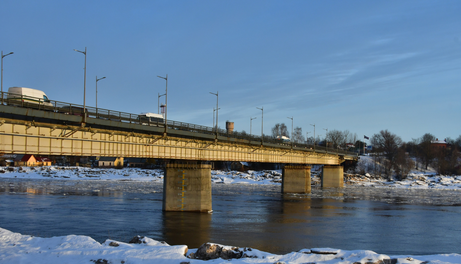 Daugava un tilts