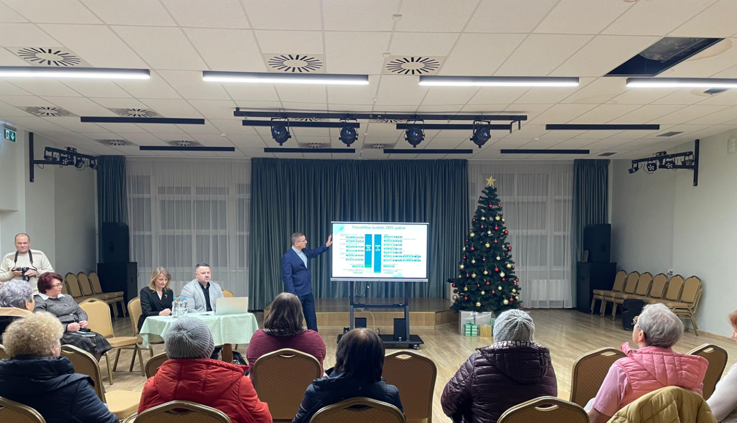 Raivis Ragainis tiekās ar iedzīvotājiem