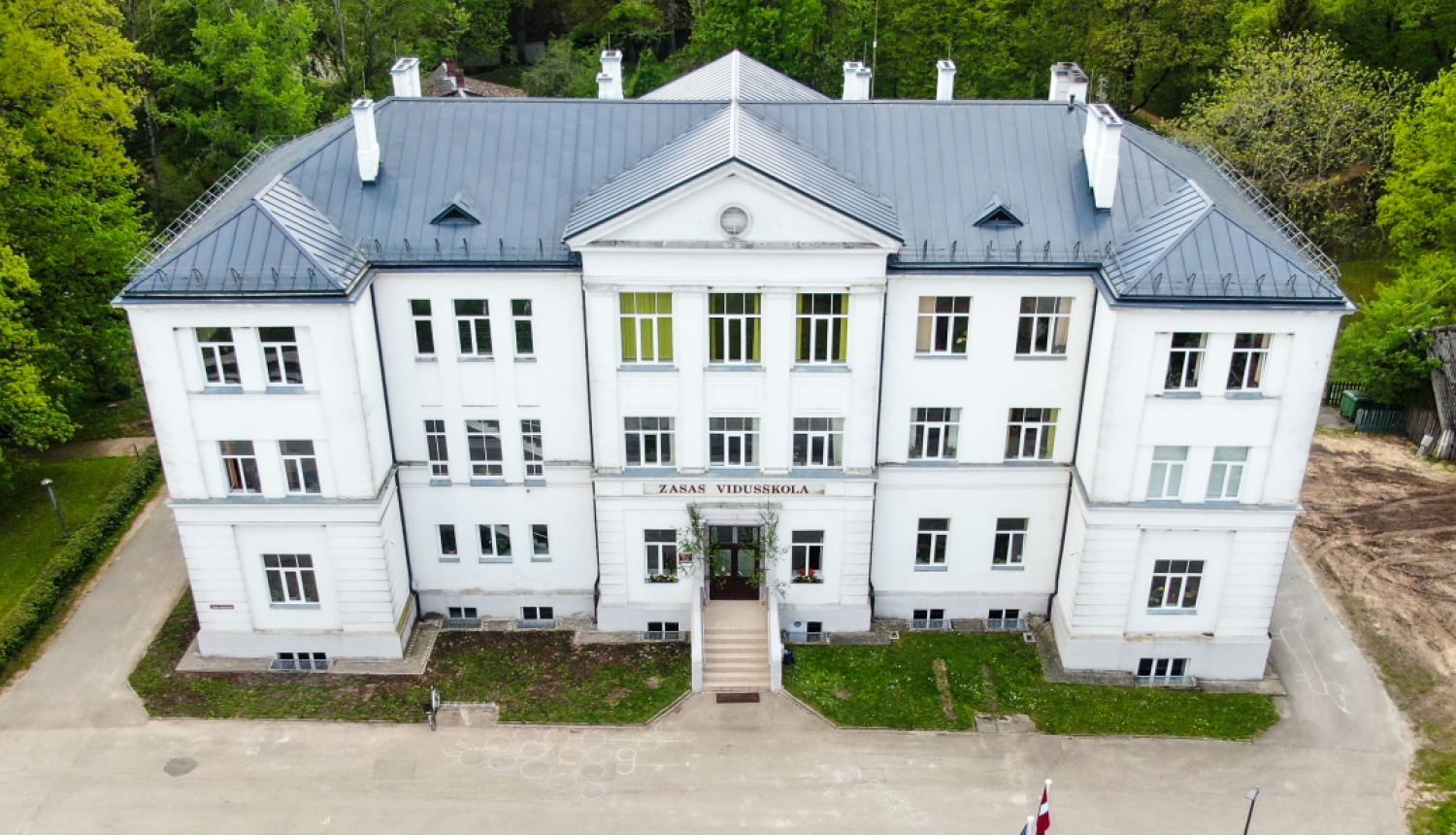 Zasas vidusskolas ēka