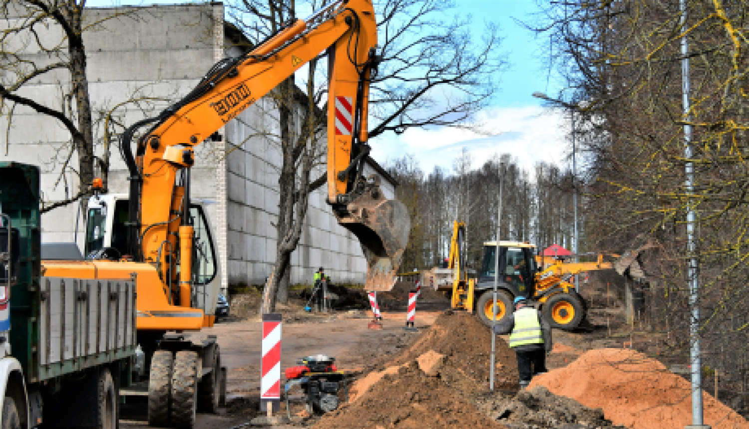 Atsākti pārbūves darbi Zvaigžņu ielā