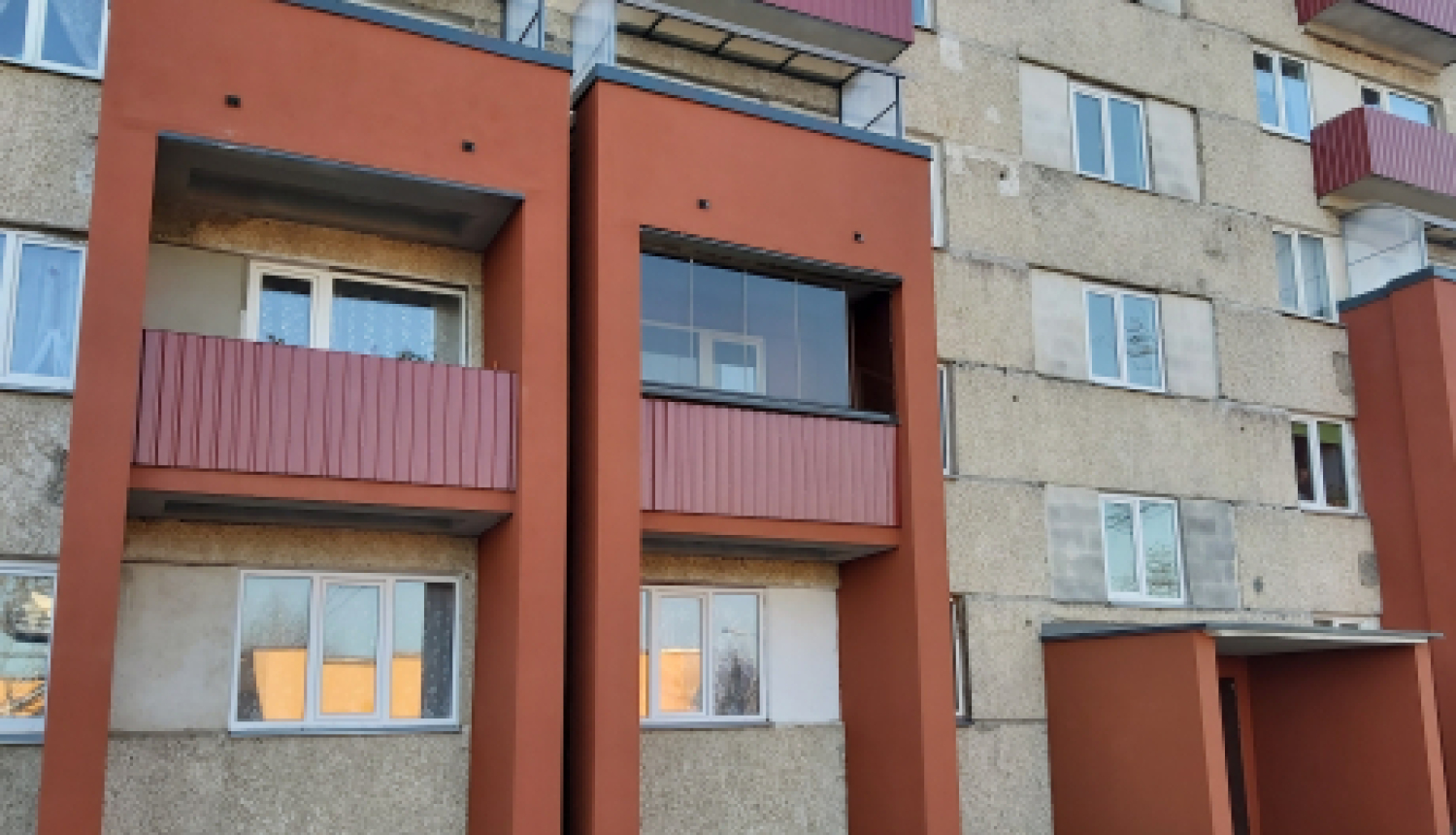 Taupīsim siltumu, aizverot kāpņu telpu durvis