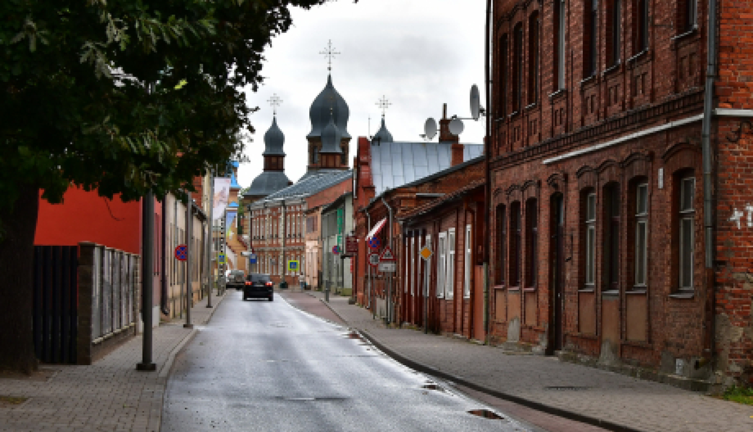 Pašvaldība līdz 30.septembrim aicina Brīvības ielas posma un tai piegulošo ielu ēku īpašniekus iesniegt pieteikumus par ēku fasāžu atjaunošanu