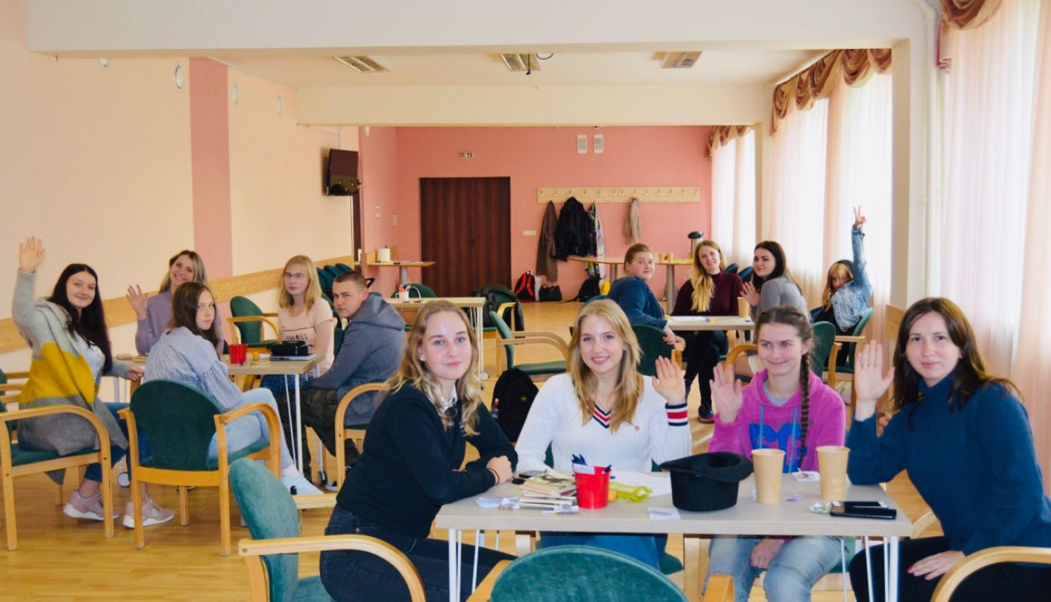 Jaunieši radošajās grupāsd