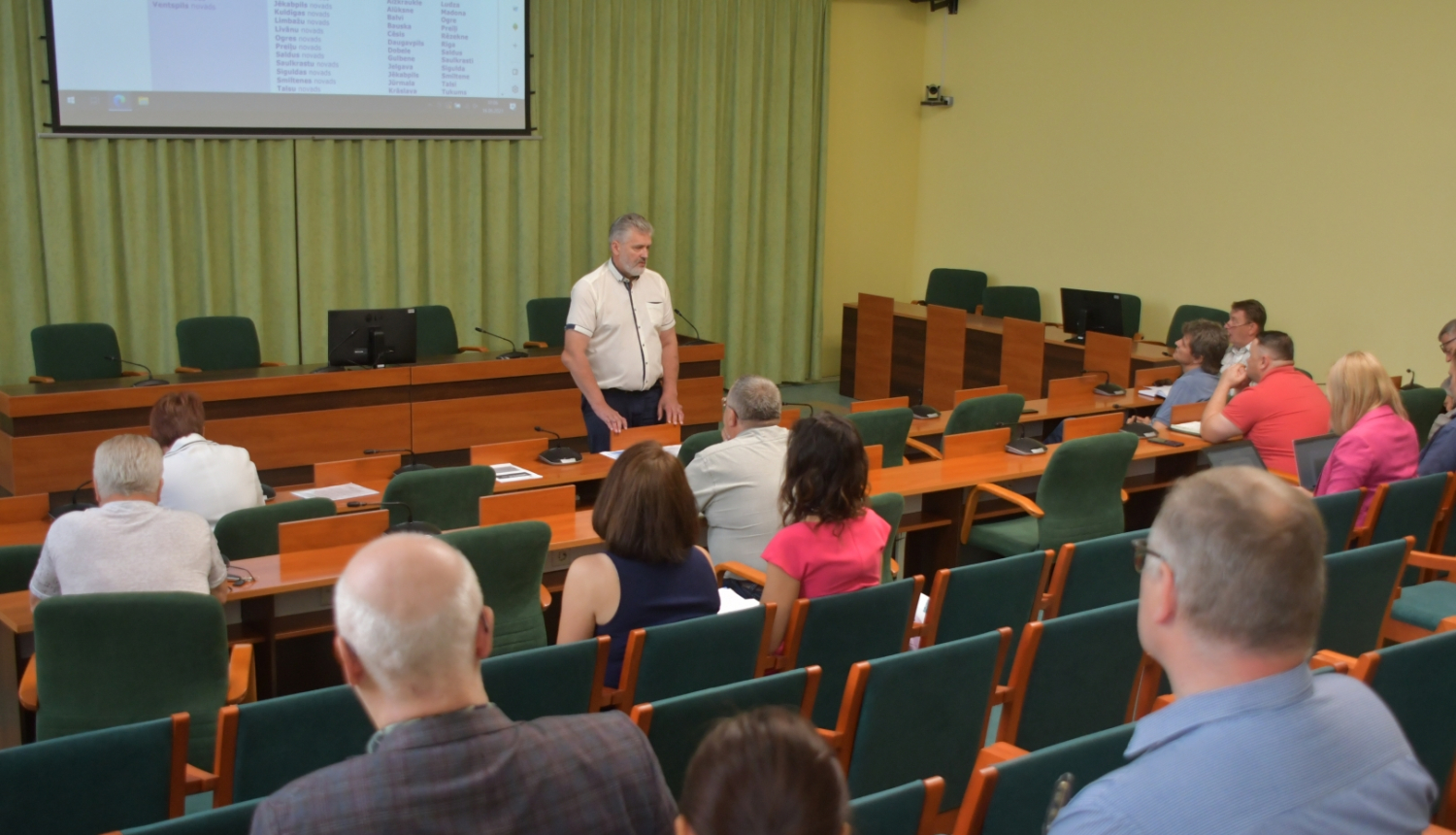 tiekas ar skolu direktoriem