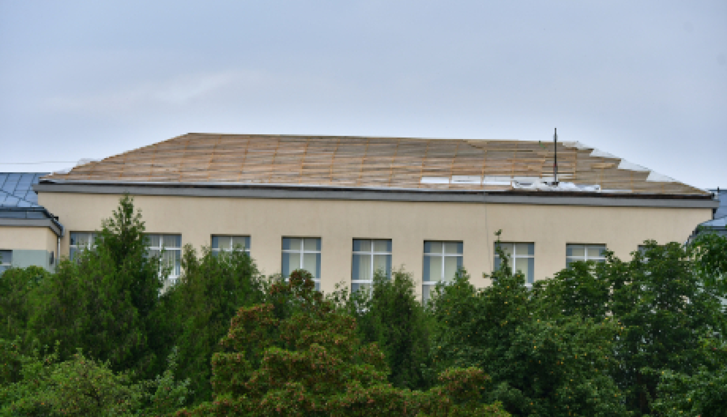 Turpinās Jēkabpils 3.vidusskolas jumta remonts