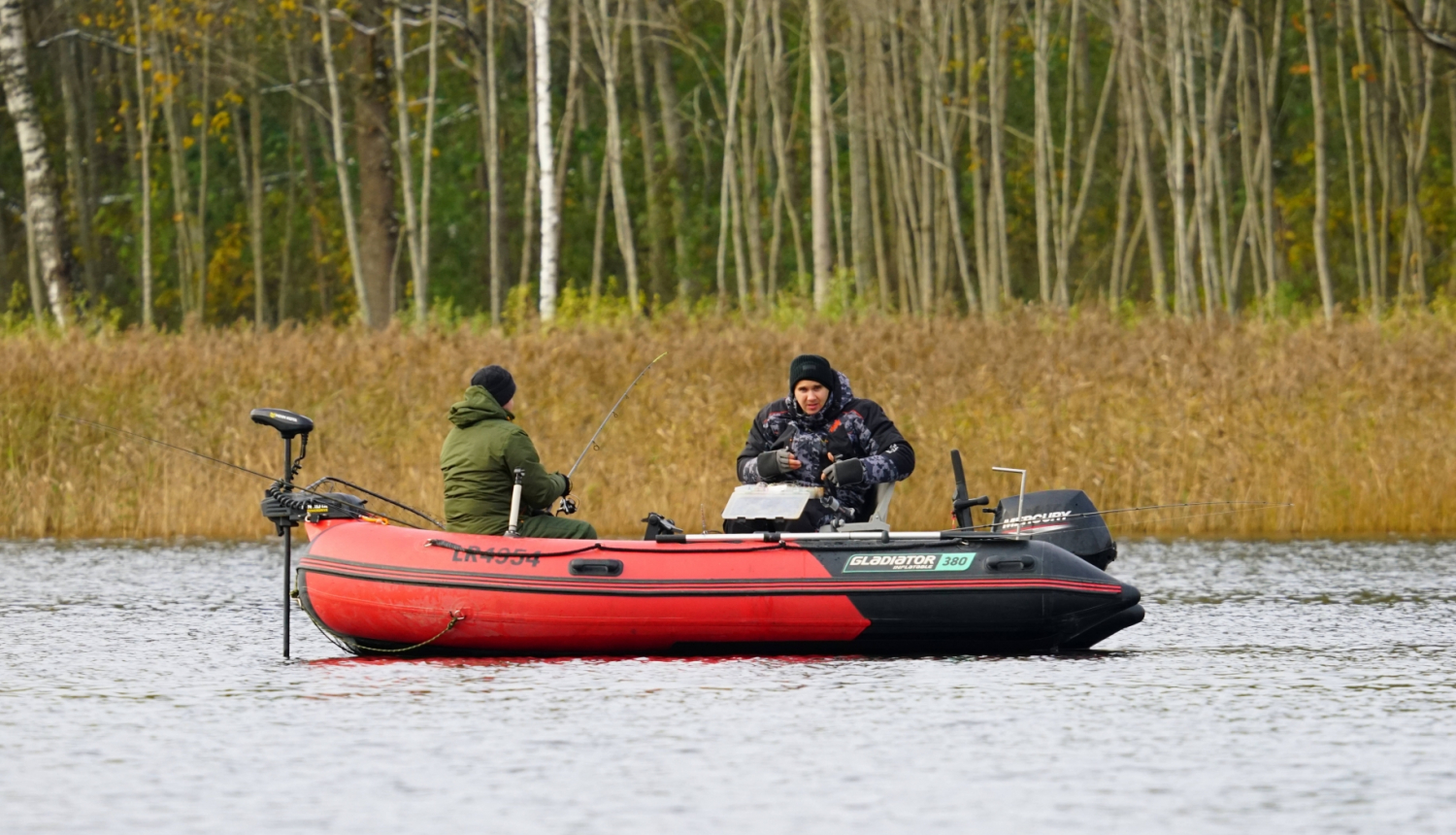 spiningošana no laivām Viesītes ezerā