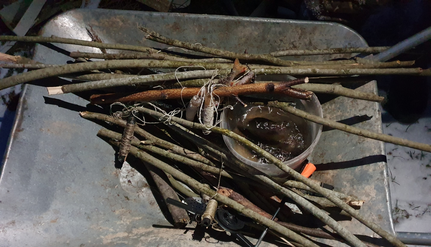 Atsevišķos gadījumos rīku daudzums ir tik liels, ka nav ar rokām nesams