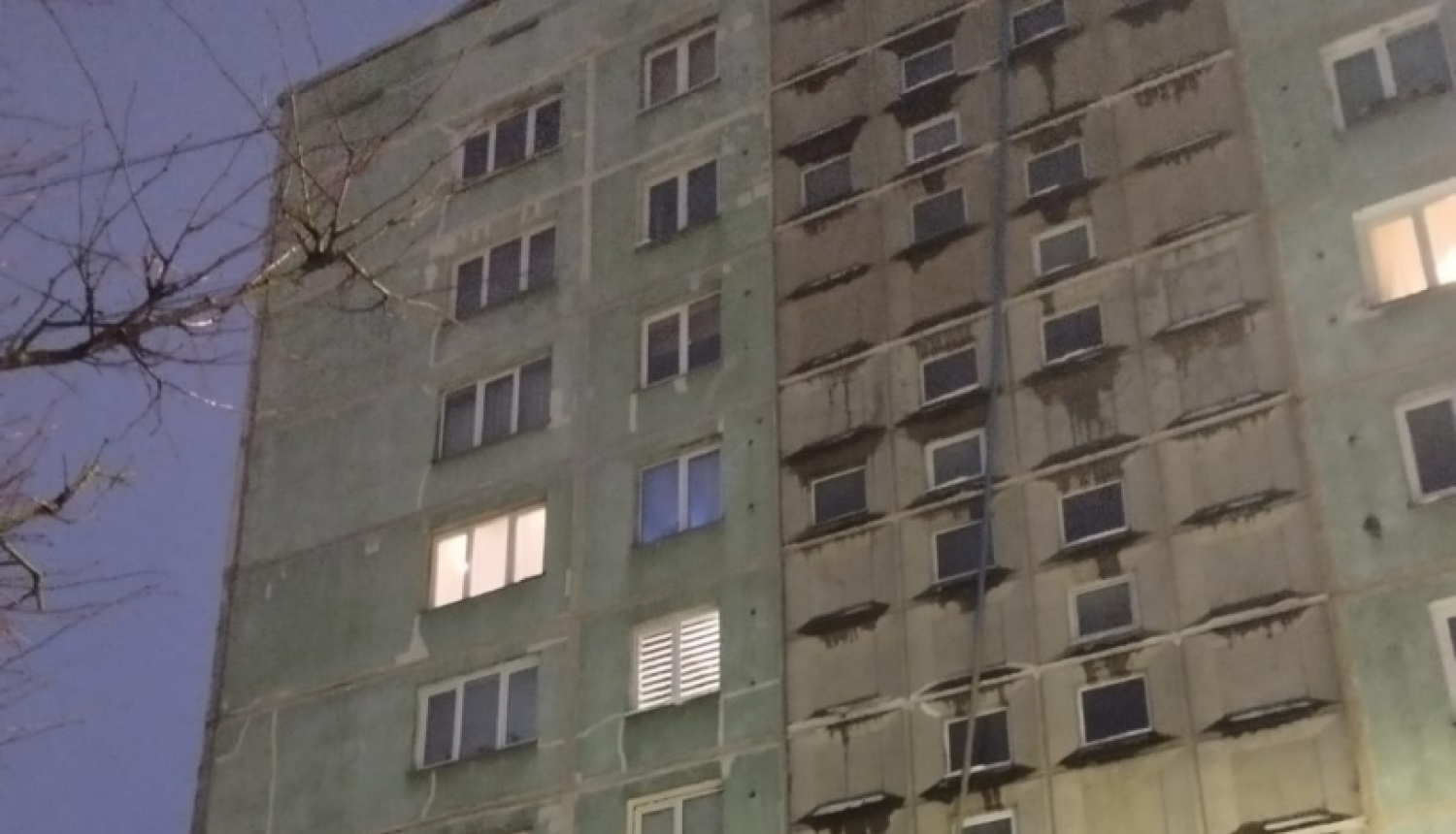 Darba process mājā Nameja ielā 20 - daudzdzīvokļu ēka no ārpuses