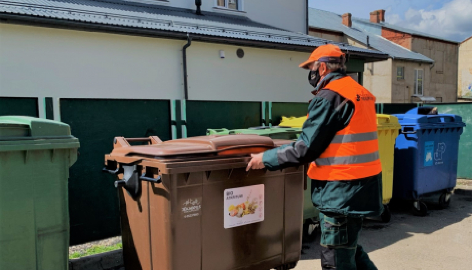 Jēkabpilī turpina ieviest BIO atkritumu šķirošanas sistēmu: uzstādīti vēl 7 konteineri