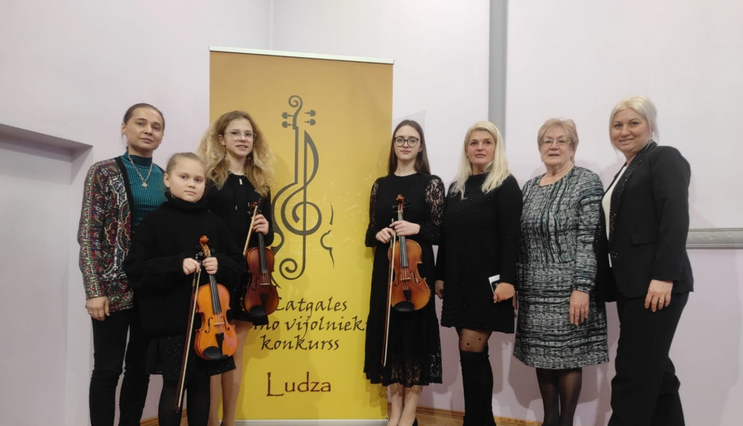 Vijolnieki konkursā