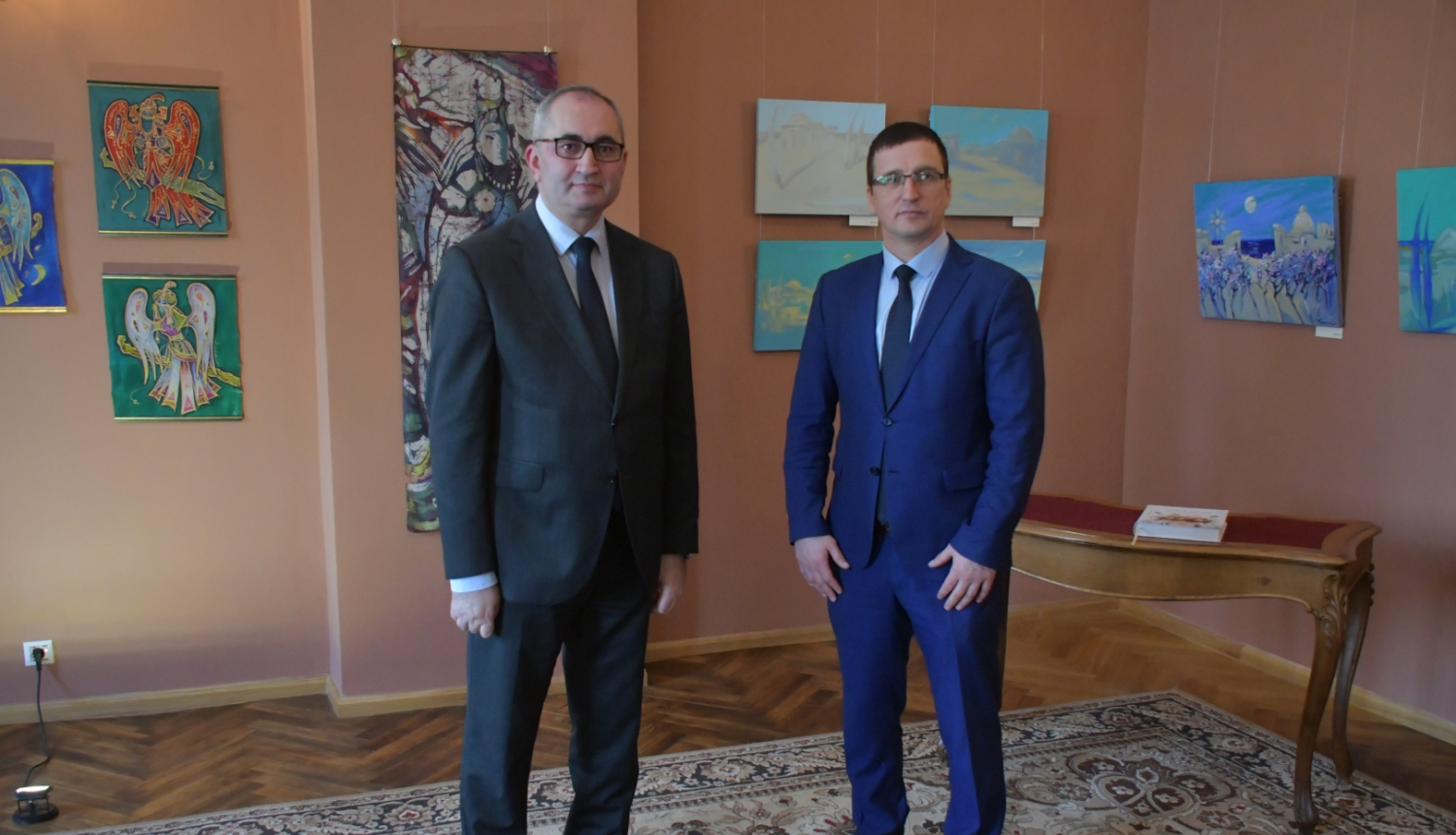 Jēkabpils novada domes priekšsēdētājs Raivis Ragainis un Azerbaidžānas vēstnieks Latvijā Elnurs Sultanovs