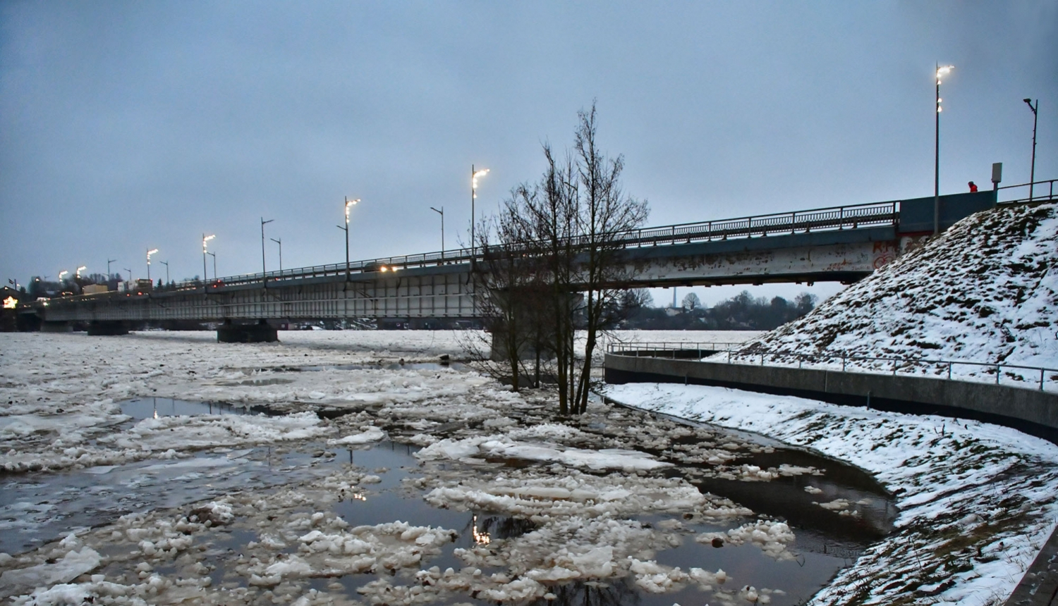 Plūdi Daugavā pie Jēkabpils tilta