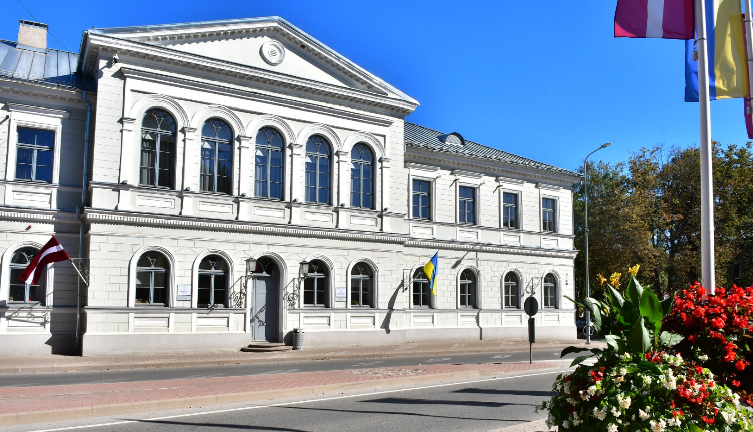 Pašvaldības ēka Brīvības iela 120