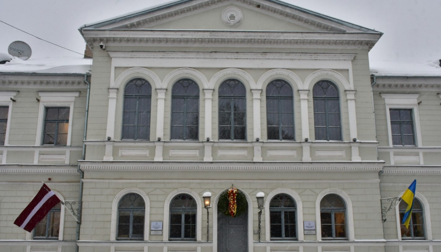 Pašvaldības ēka ziemā Brīvības 120