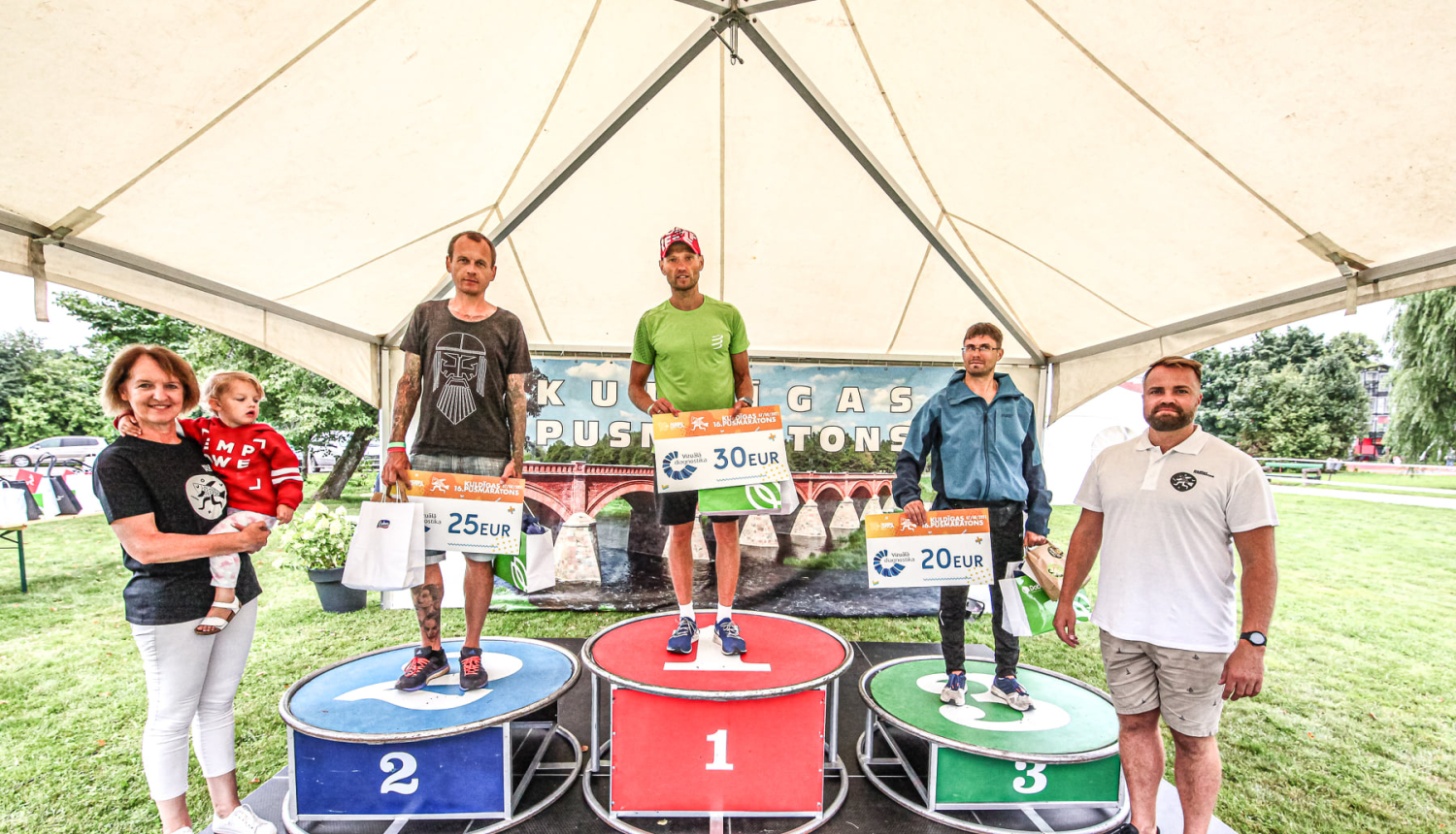 Sacensību uzvarētāji