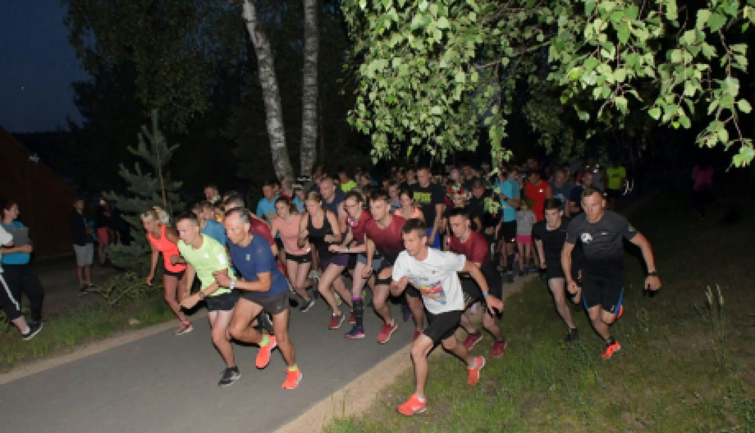 Jēkabpils Mežaparkā skrējienā “Papardes ziedu meklējot” devušies 122 dalībnieki