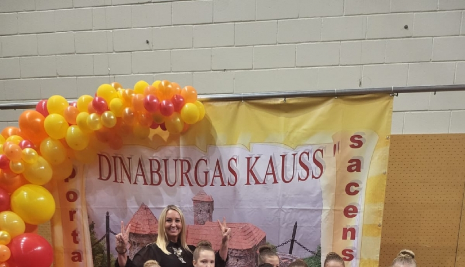 Sacenības dejotājiem