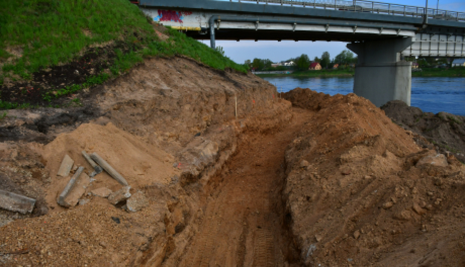 Turpinās Daugavas kreisā krasta aizsargdambju pārbūve