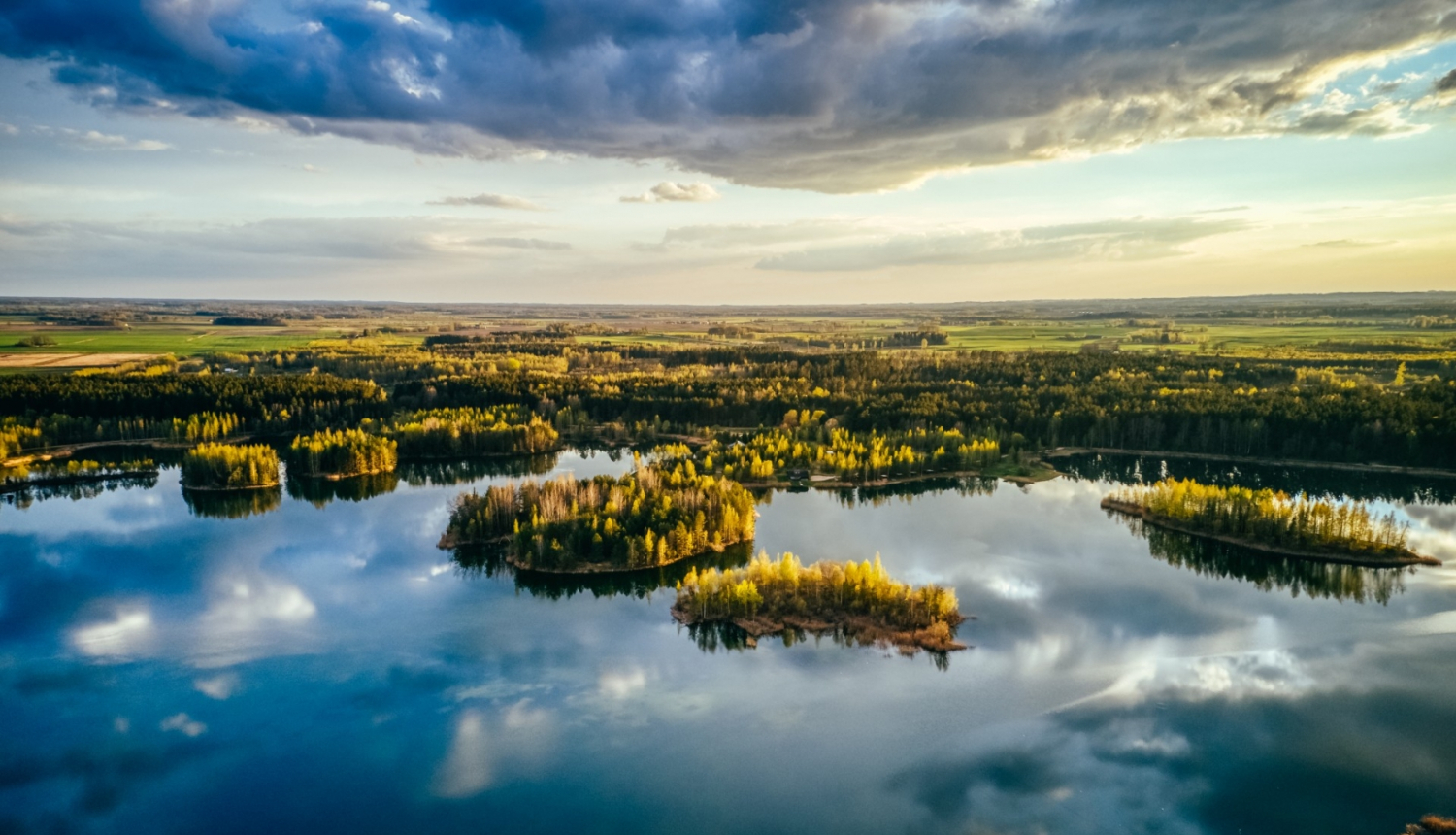 Radžu ūdenskrātuve no putna lidojuma