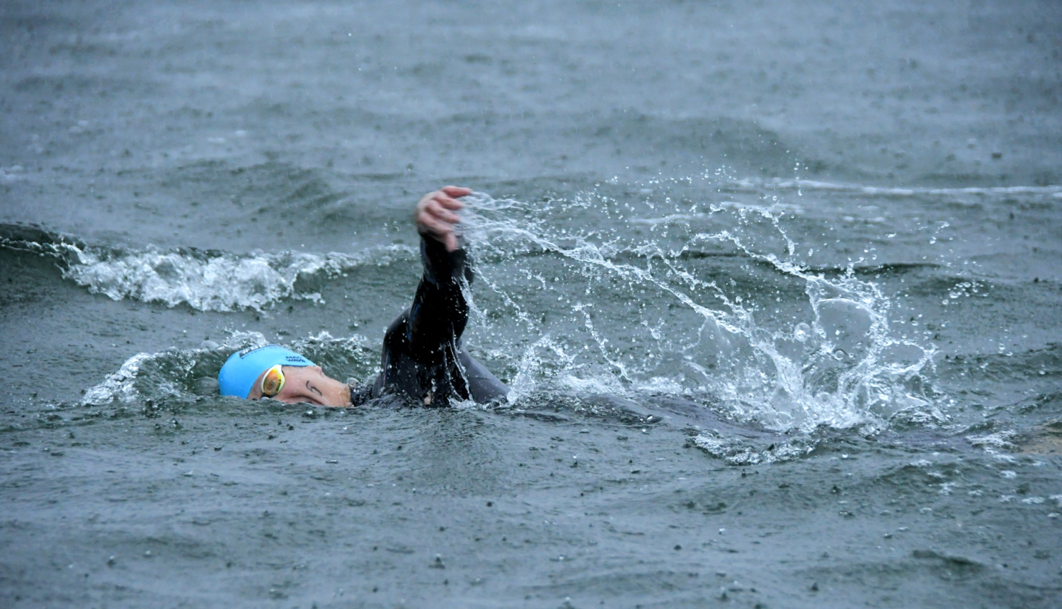 Skats no peldēšanas sacensībām