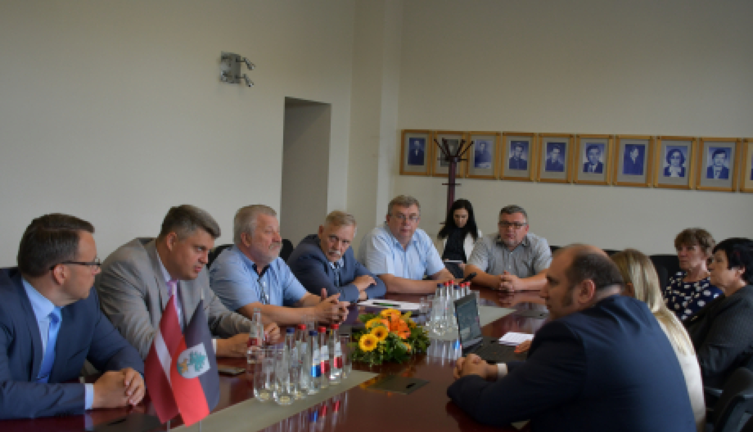 Reģionālajā vizītē pārrunā administratīvi teritoriālās reformas ieviešanas gaitu