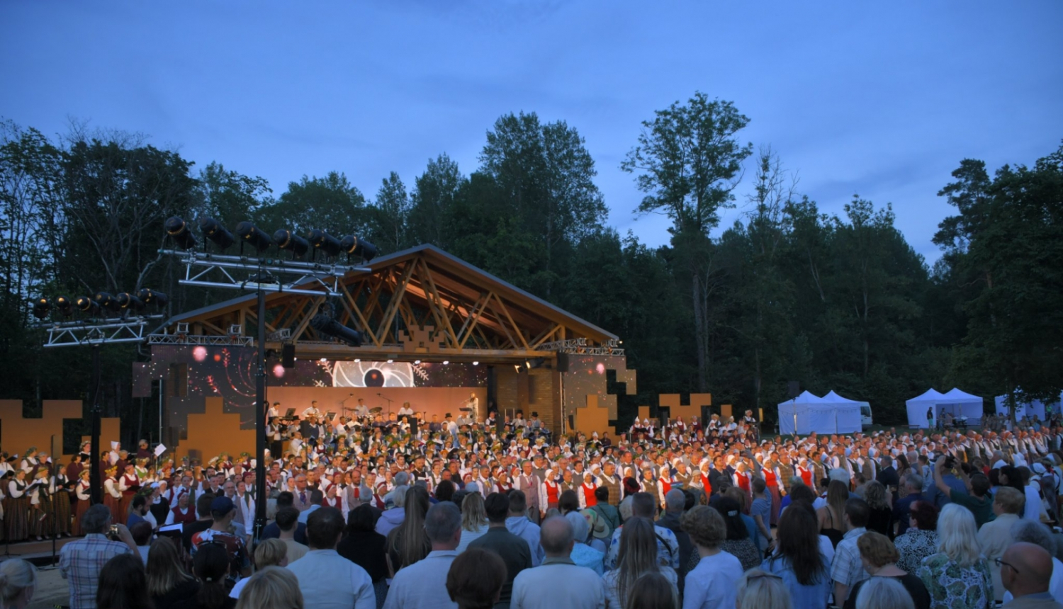 Koncerta skatuve un klausītāji