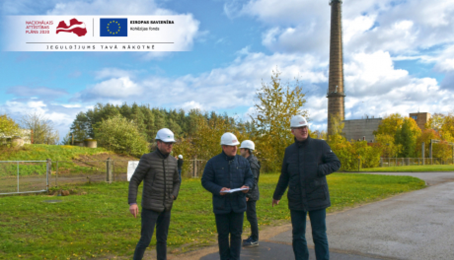 Klātienē iepazīstas ar pabeigtajiem darbiem siltumapgādes projektā Tvaika ielas rajonā