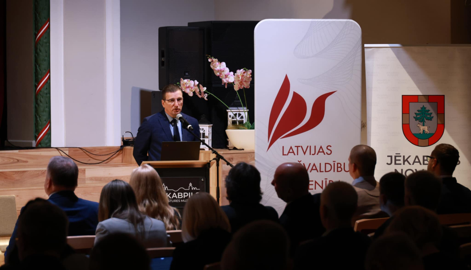 slēgtā sanāksme LPS