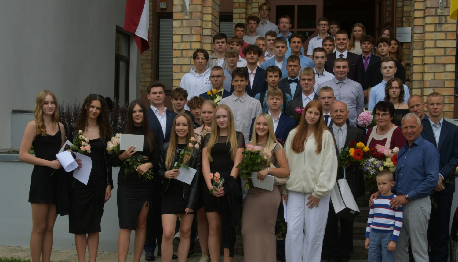 Sporta skolas audzēkņi izlaidumā 2023.gadā