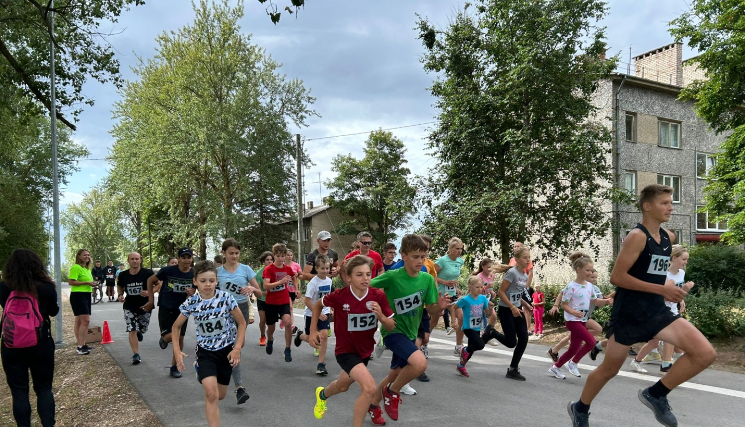 Jautri un aizraujoši aizvadīta sporta diena Variešos