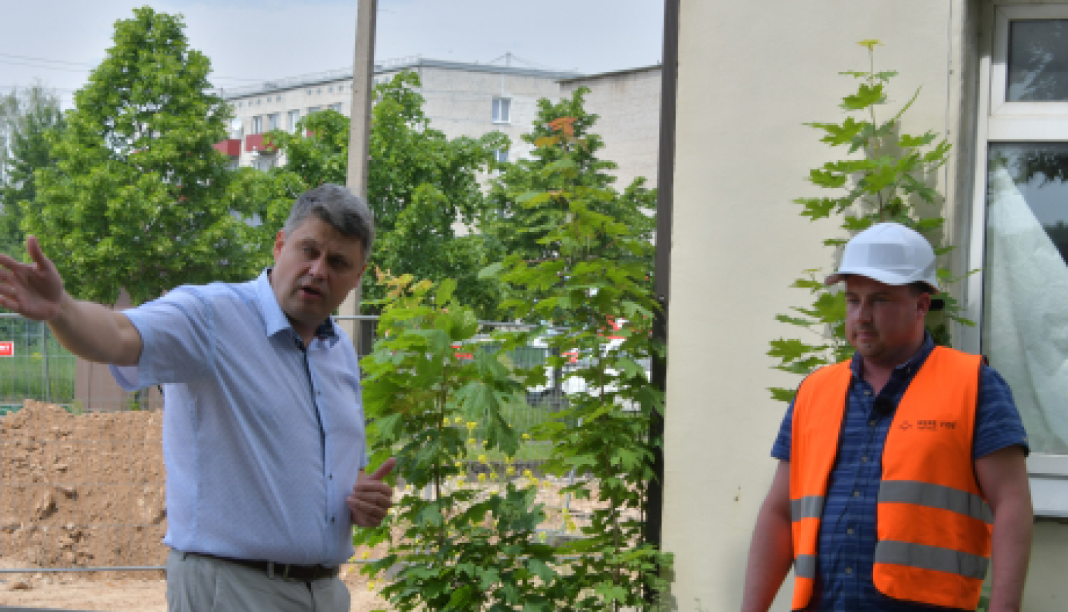 Domes priekšsēdētājs Aivars Kraps apseko Viestura ielas projektu