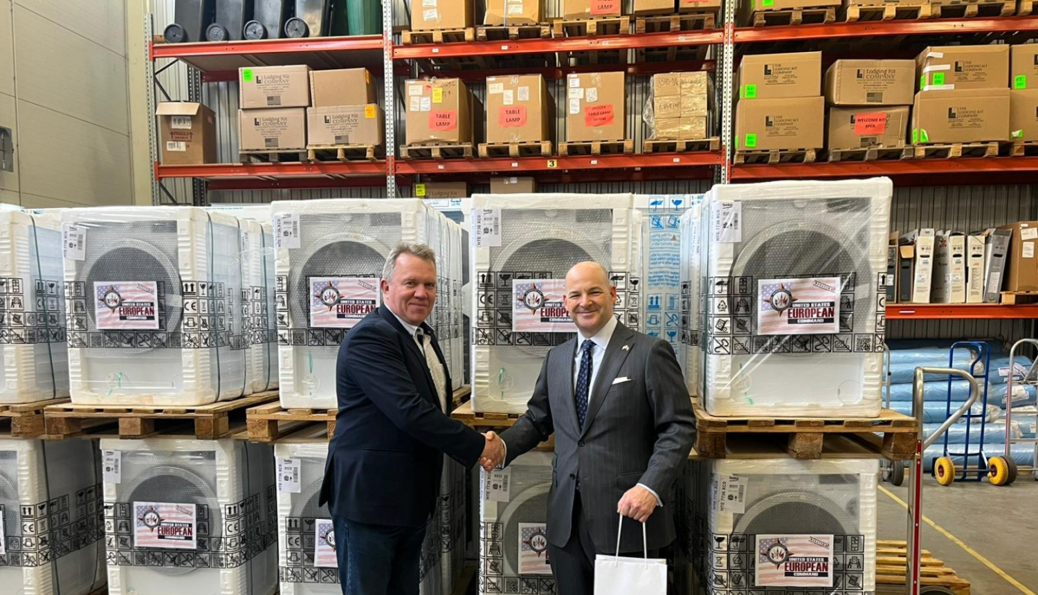 Jēkabpils novada pašvaldība saņem ASV vēstniecības ziedojumu Ukrainas bēgļu izmitināšanas vietu labiekārtošanai