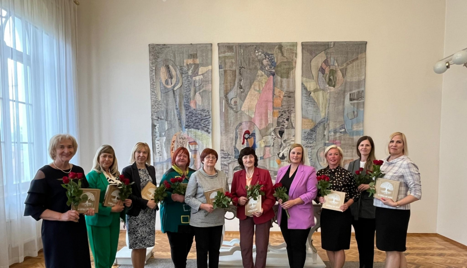 Dzimtsarakstu esošie un bijušie darbinieki