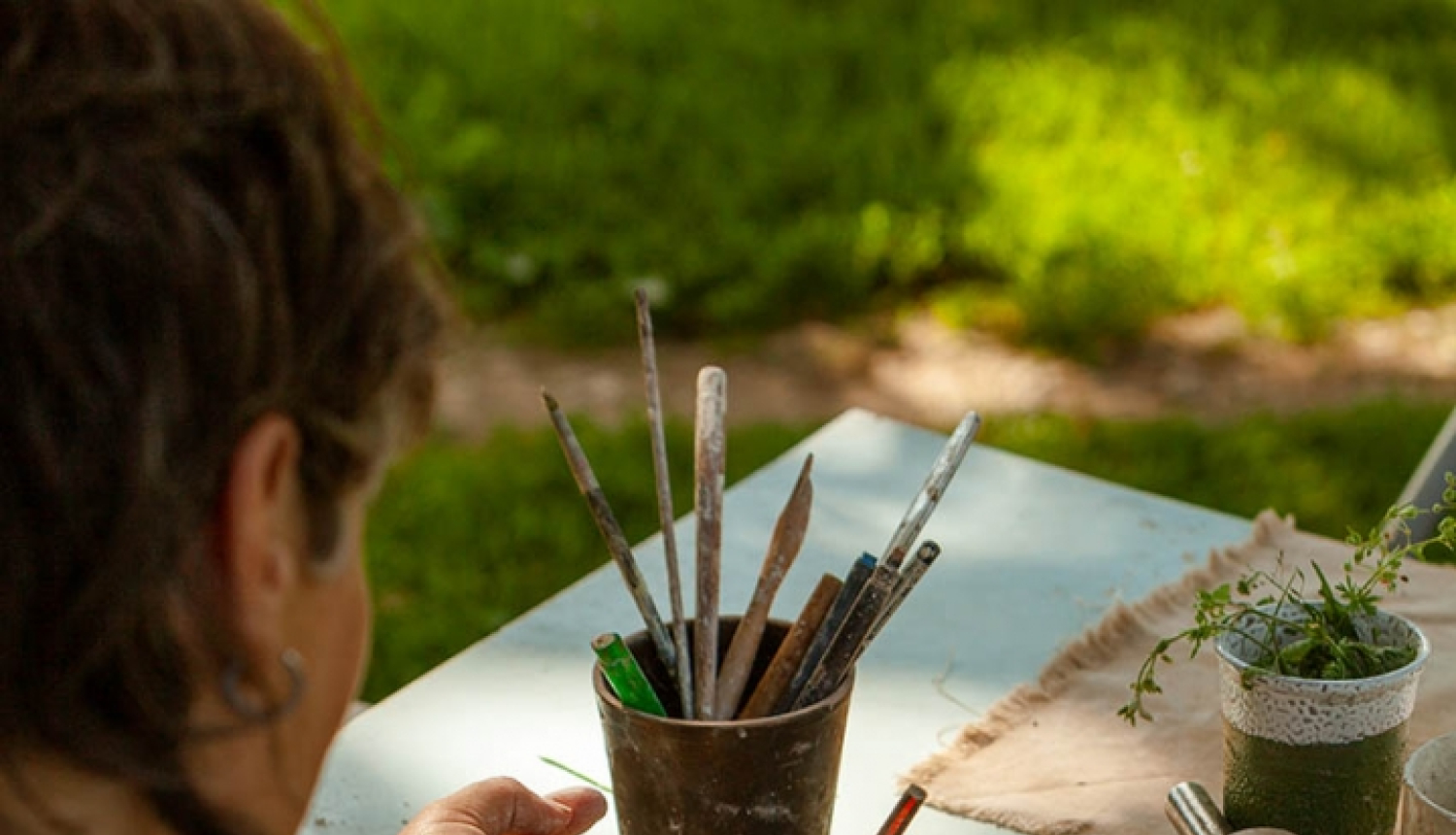 Sēlijas salu publicitātes foto - nodarbošanās ar mākslu ārtelpās