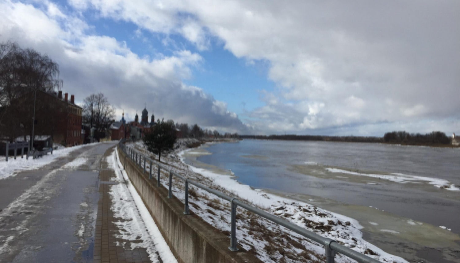 Līdz 24. aprīlim vēlētāji ārvalstīs var pieteikties balsošanai pa pastu 5. jūnija pašvaldību vēlēšanās