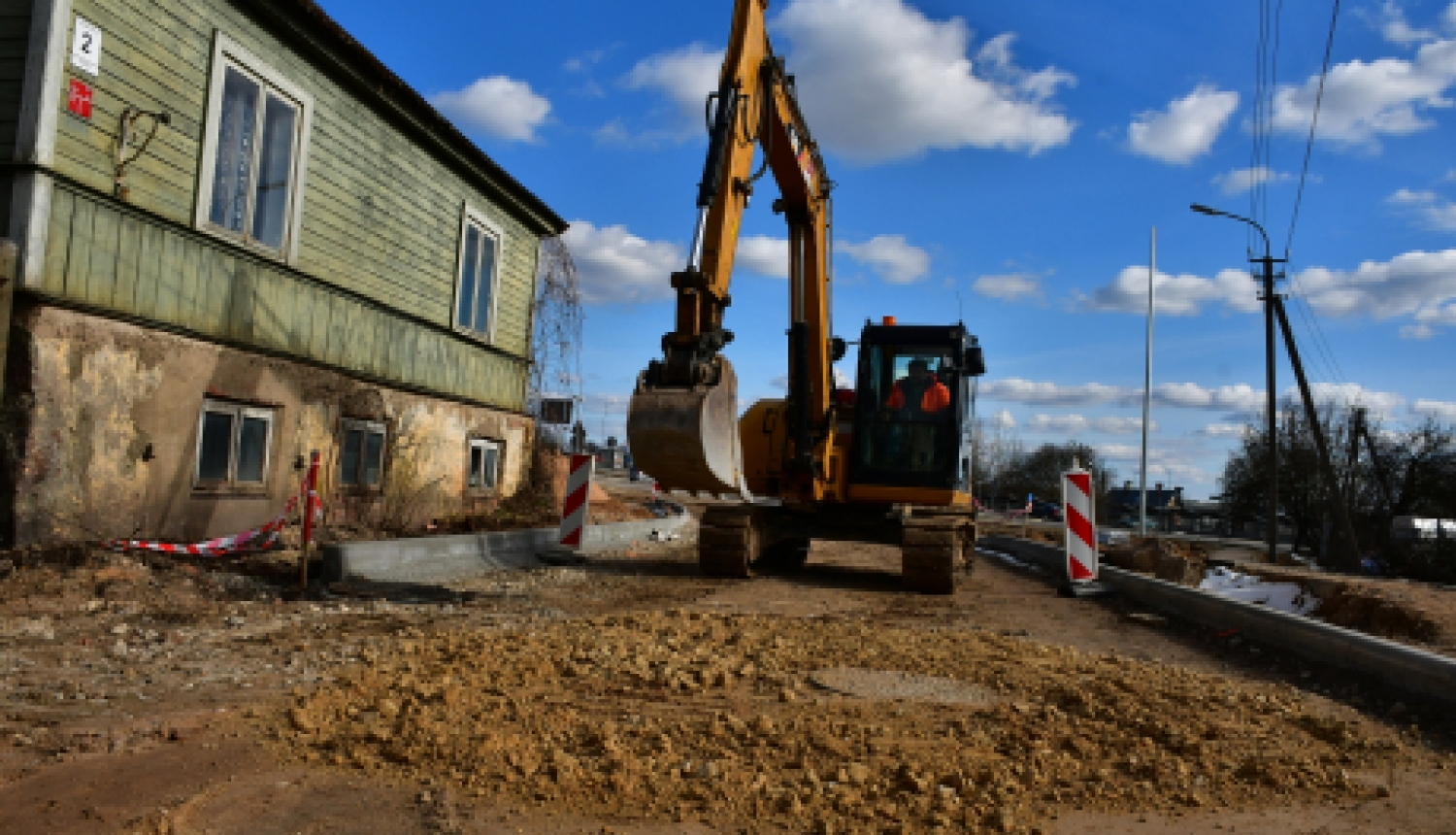 Atsākti pārbūves darbi Palejas ielā