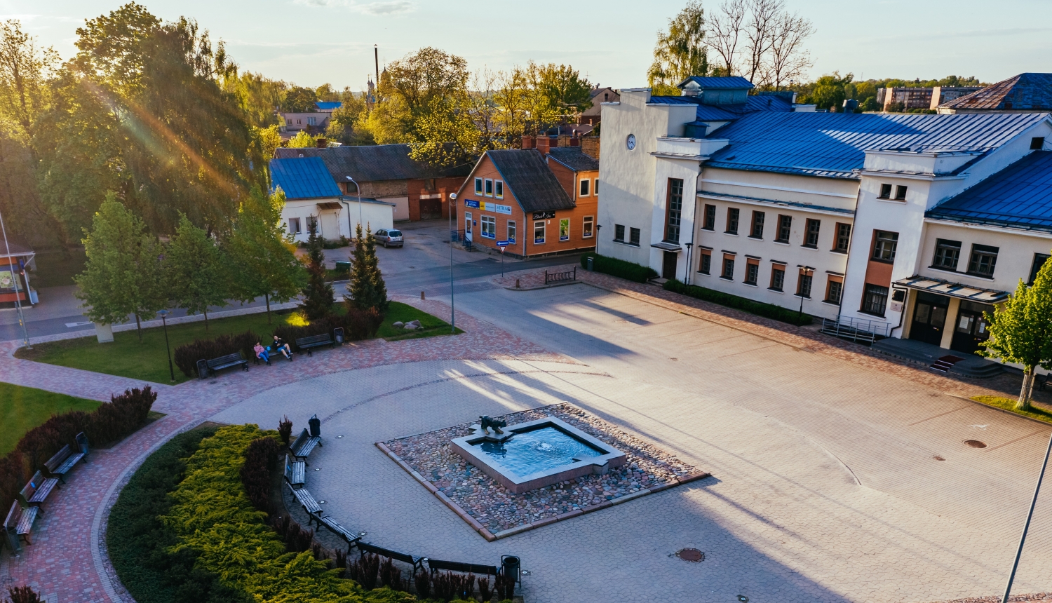 Vecpilsētas laukums Tautas nams