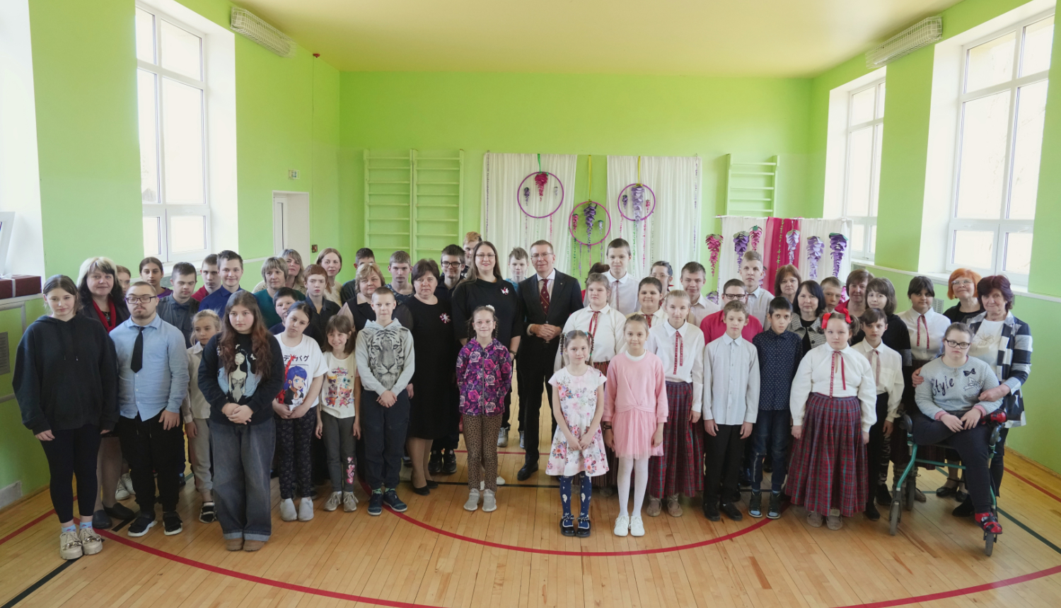 Prezidents Antūžu pamatskolā