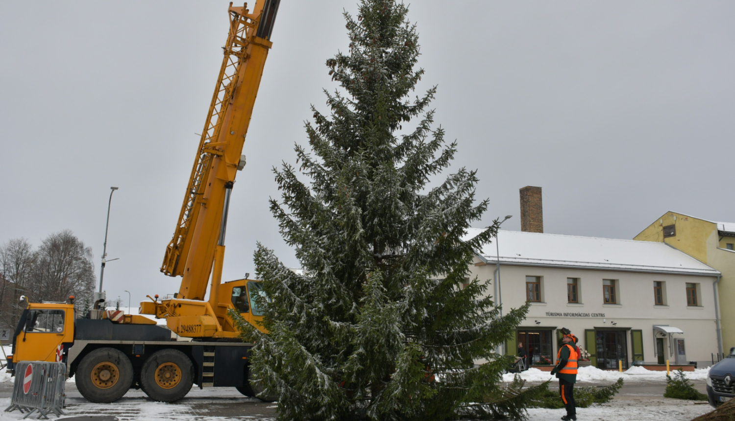 Egle Vecpilsētas laukumā