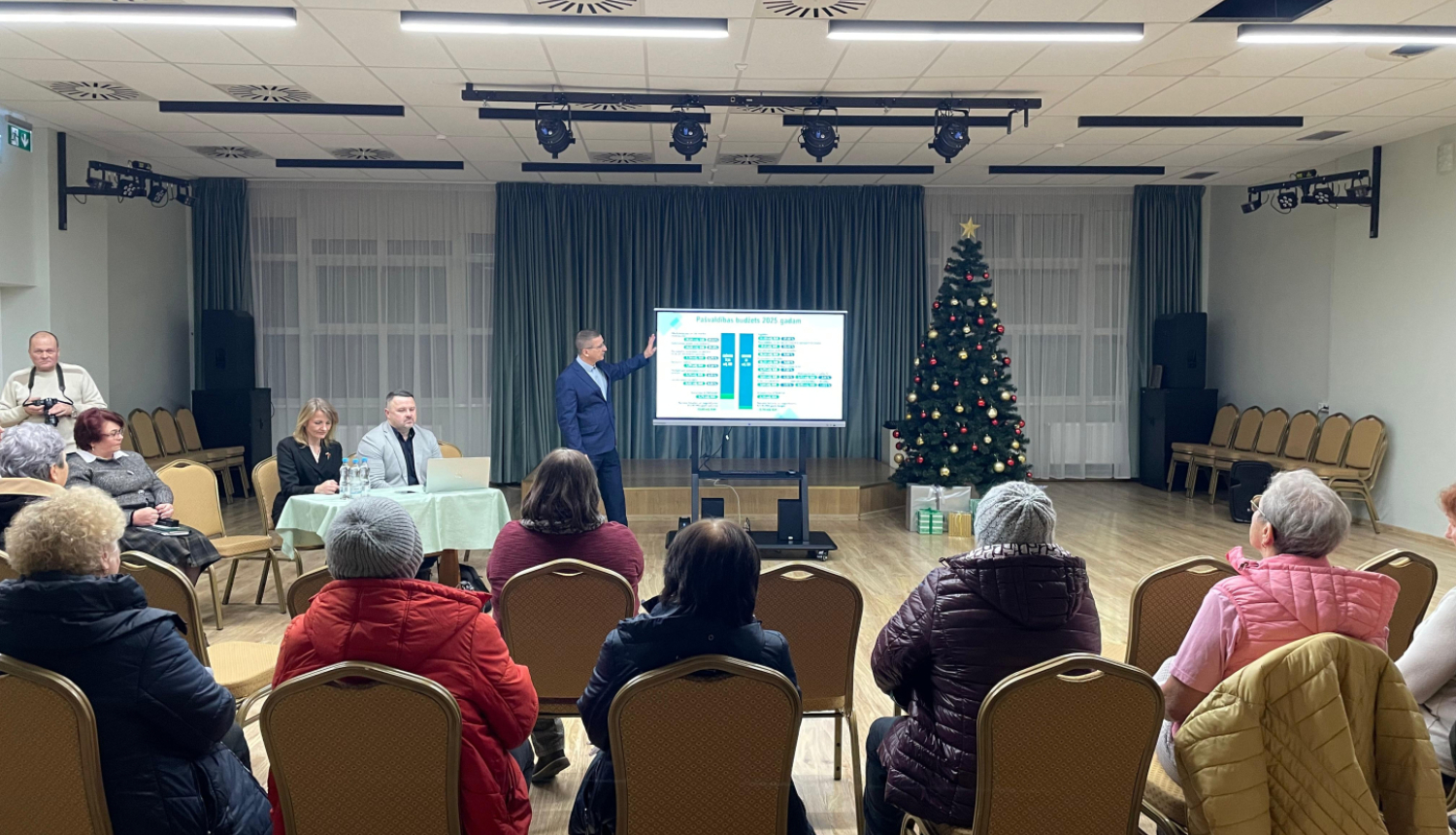 Raivis Ragainis tiekās ar iedzīvotājiem