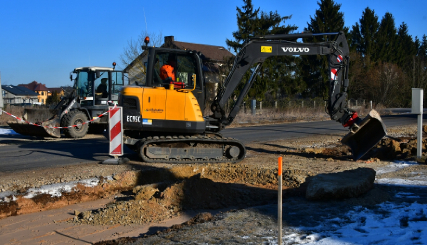 Atsākas būvdarbi Aldaunas ielā