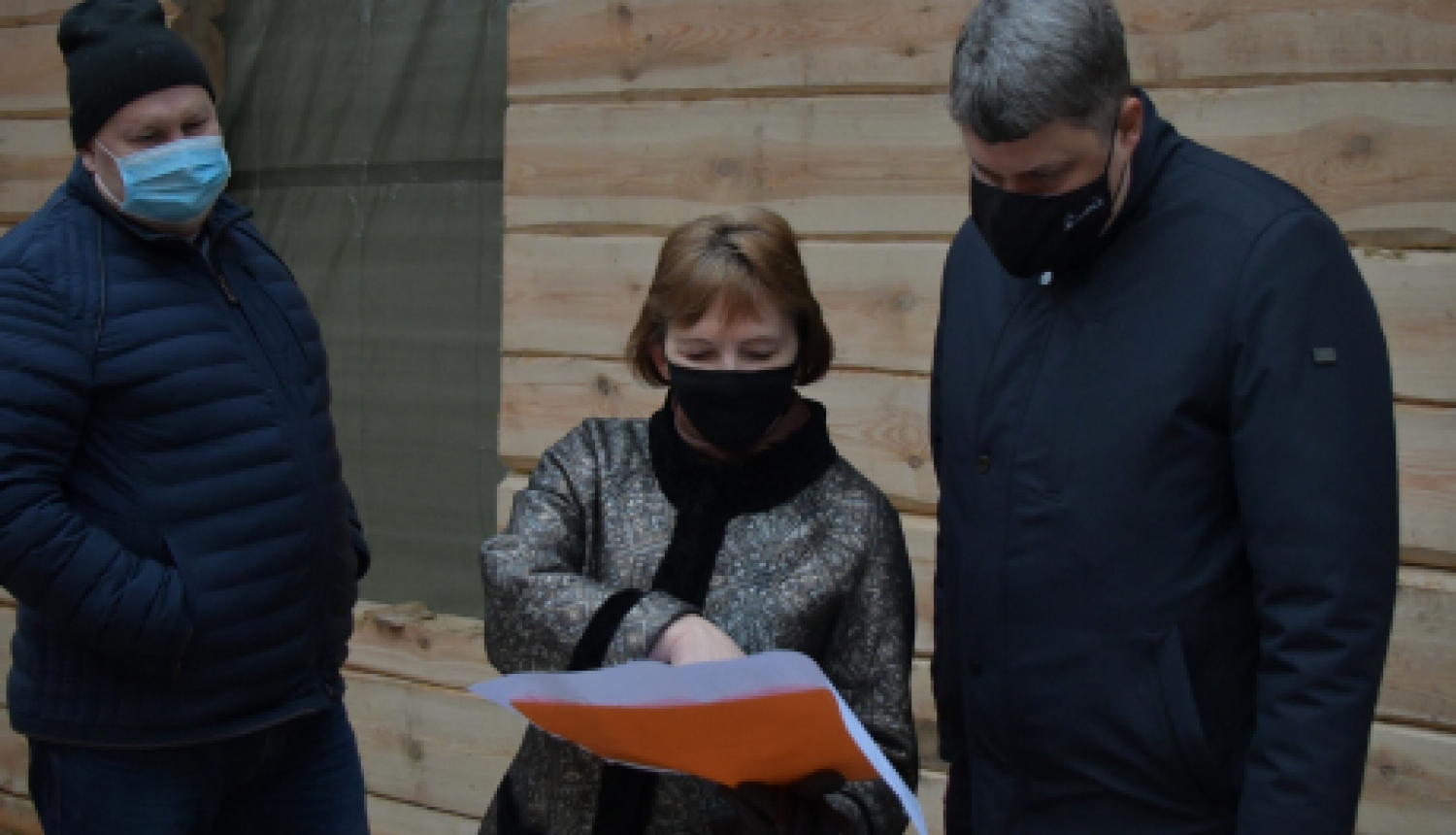 Atbilstoši temiņam, turpinās būvdarbi jaunbūvē “Sēļu sētā”