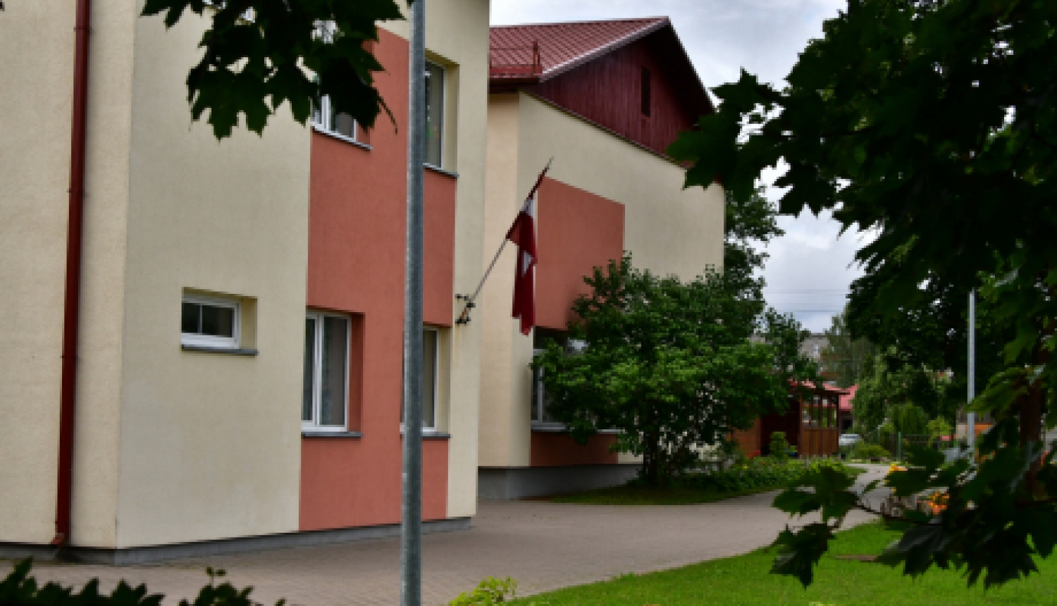 Apstiprina grozījumus noteikumos par pirmsskolas vecuma bērnu reģistrāciju uzņemšanas un atskaitīšanas kārtību Jēkabpils pilsētas pašvaldības pirmsskolas izglītības iestādēs